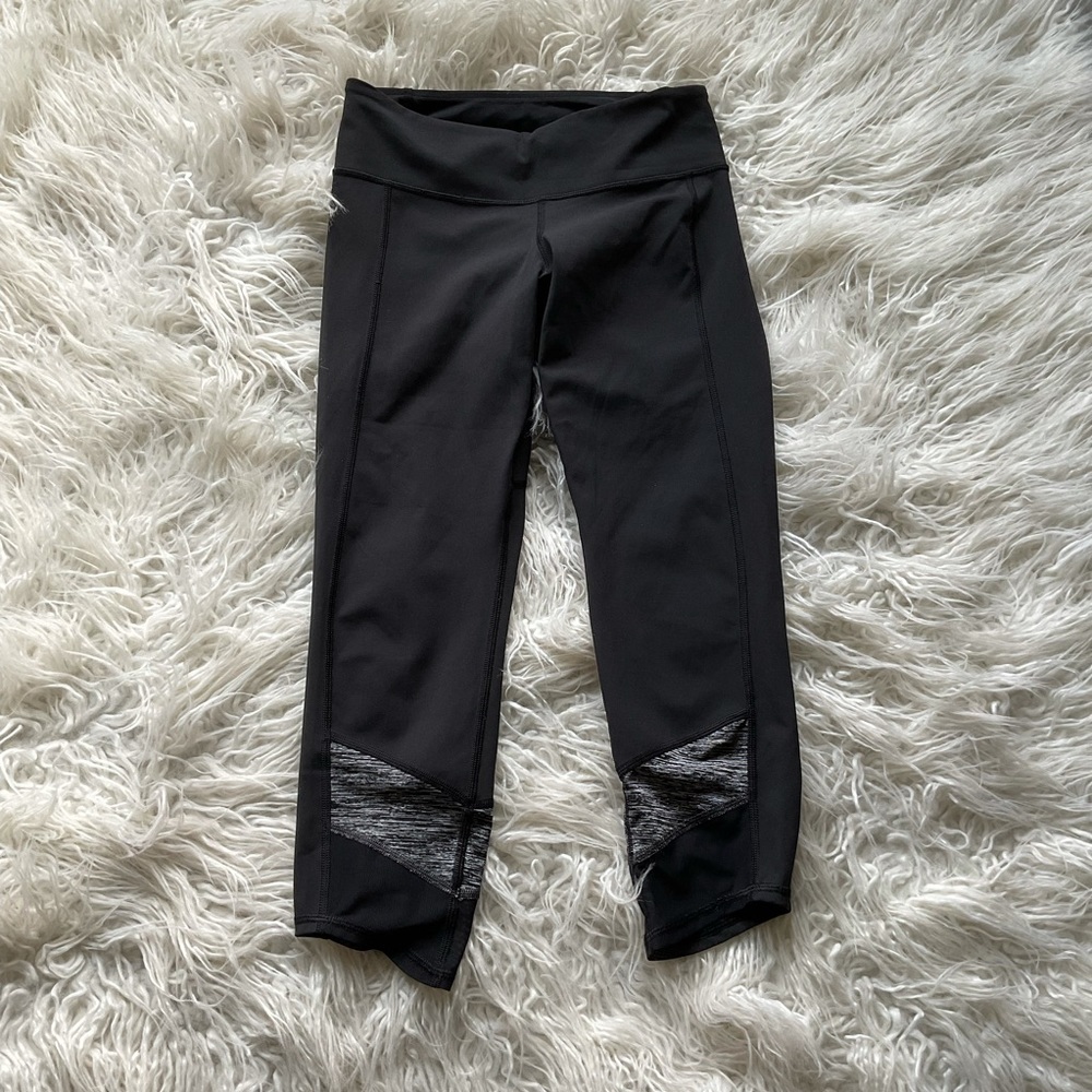Lululemon Black Mesh Cropped Capris Leggings‎